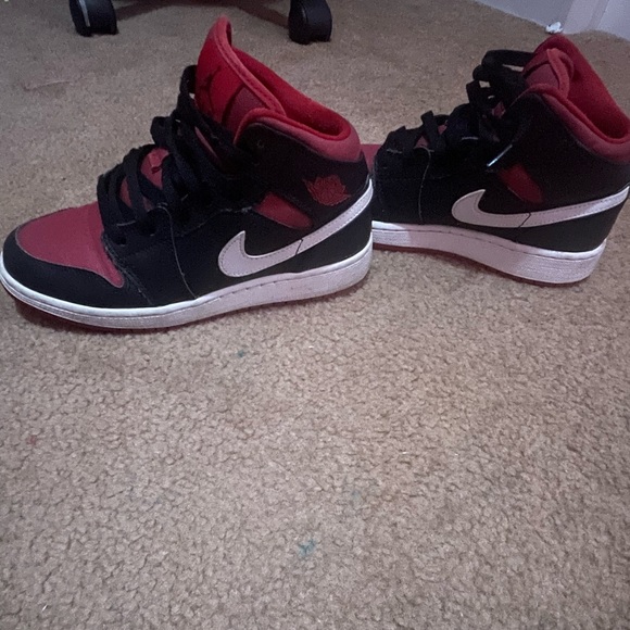 COPY - Jordan 1 mid size 4.5y - Picture 2 of 4